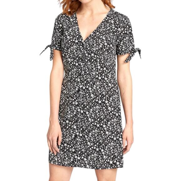 NWT ModCloth Just Gotta Have It Mini Dress Black Ditsy Floral Women’s Size 2 - Picture 1 of 11